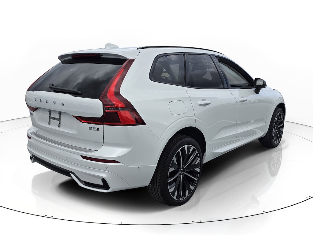 New 2026 Volvo XC60 B5 Ultra SUV