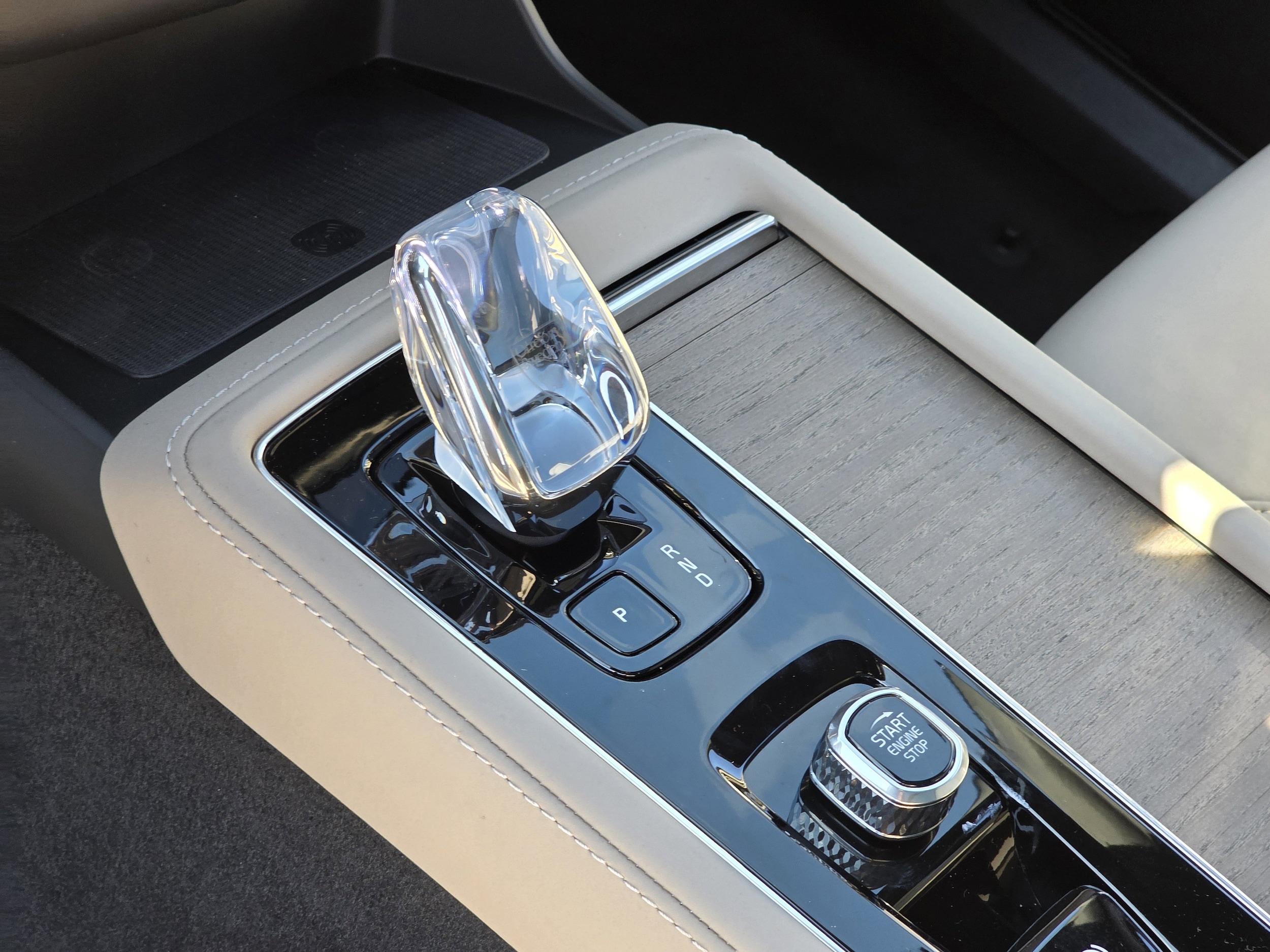2026 Volvo XC90 Plus - Photo 15