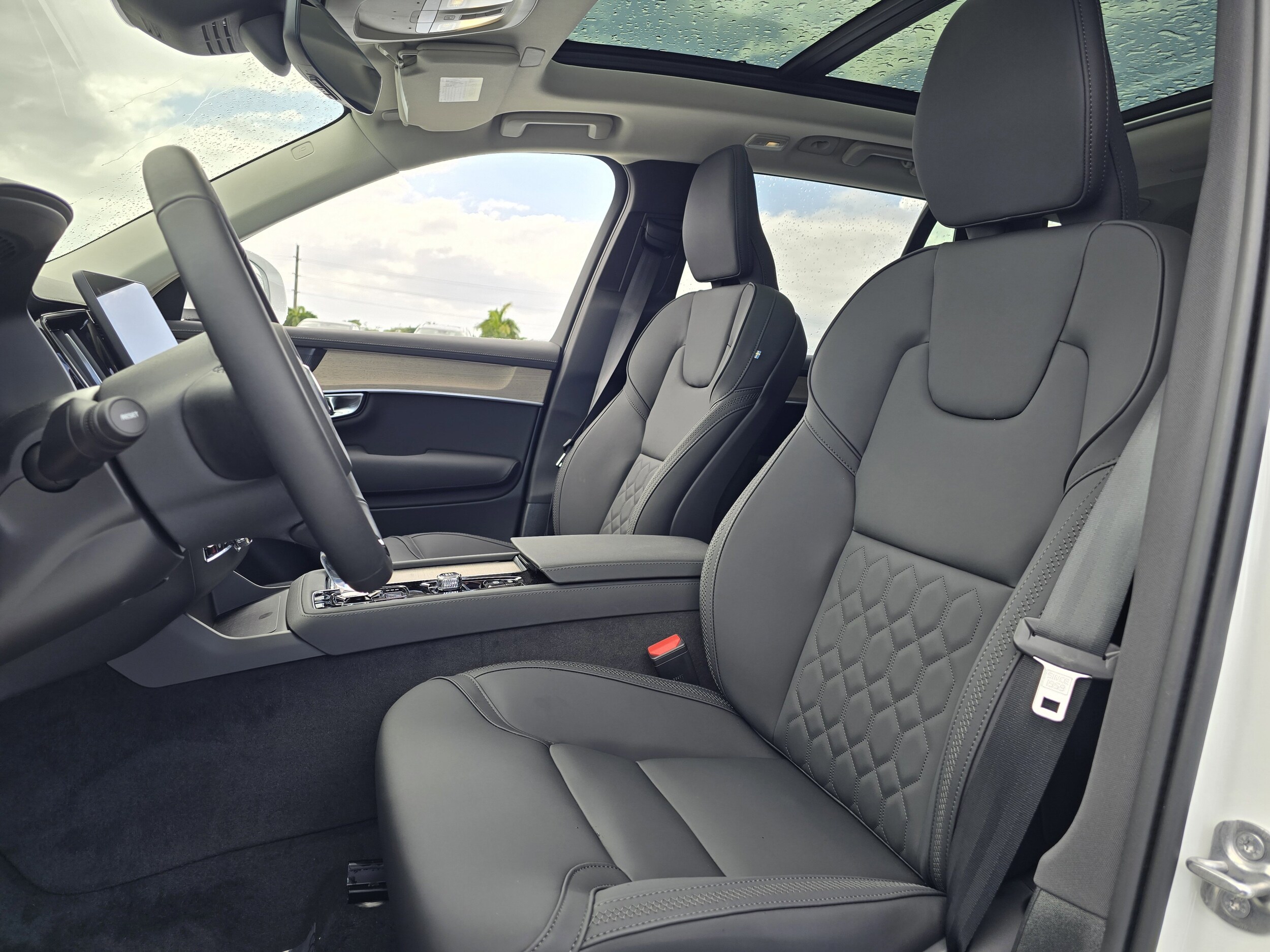 2025 Volvo XC90 Core - Photo 14