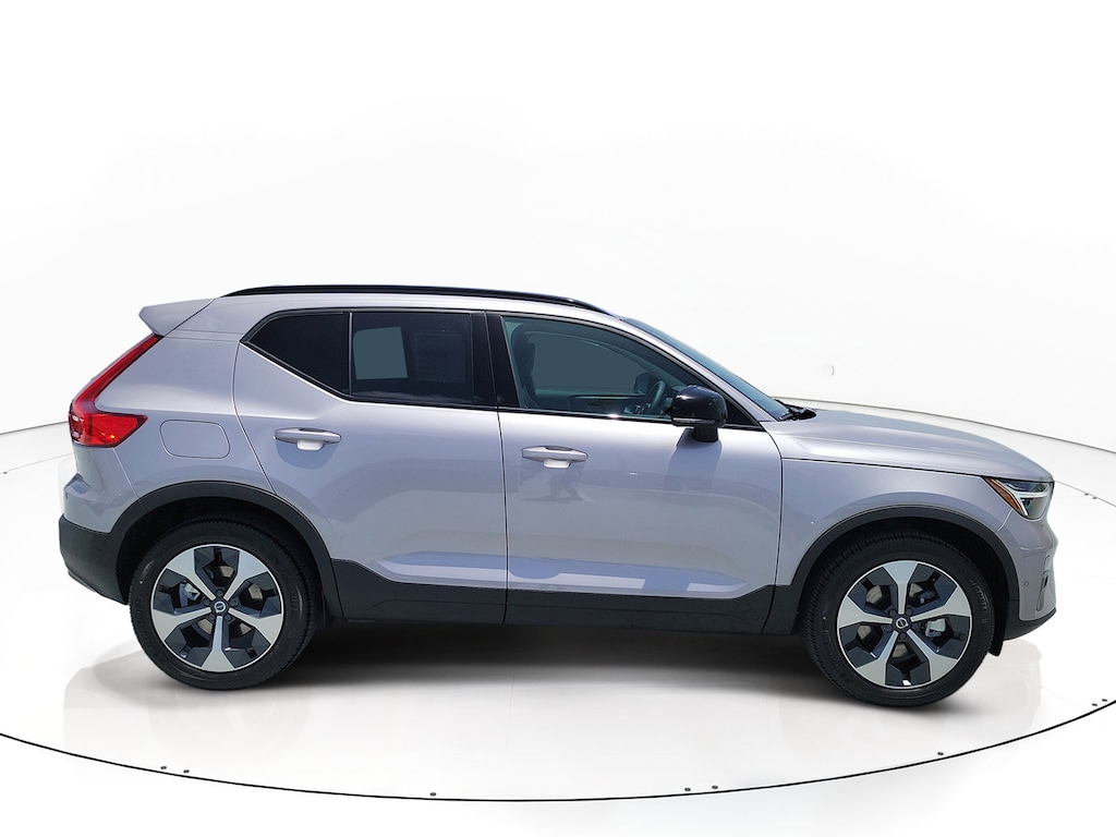 New 2026 Volvo XC40 B5 Plus SUV