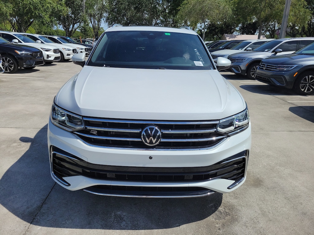 Used 2022 Volkswagen Tiguan SEL R-Line 4MOTION 2.0T SEL R-Line 4MOTION