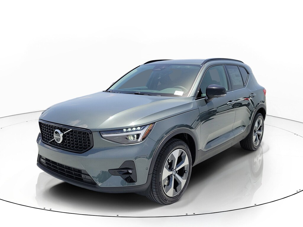 New 2026 Volvo XC40 B5 Plus SUV