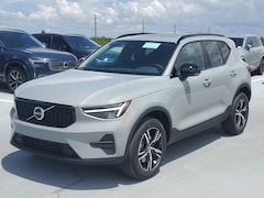 2026 Volvo XC40 B4 Core FWD SUV