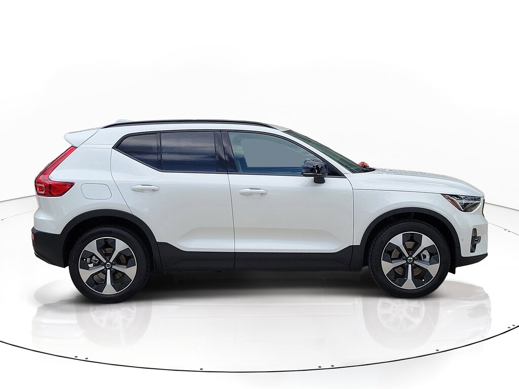 New 2026 Volvo XC40 B4 Plus SUV