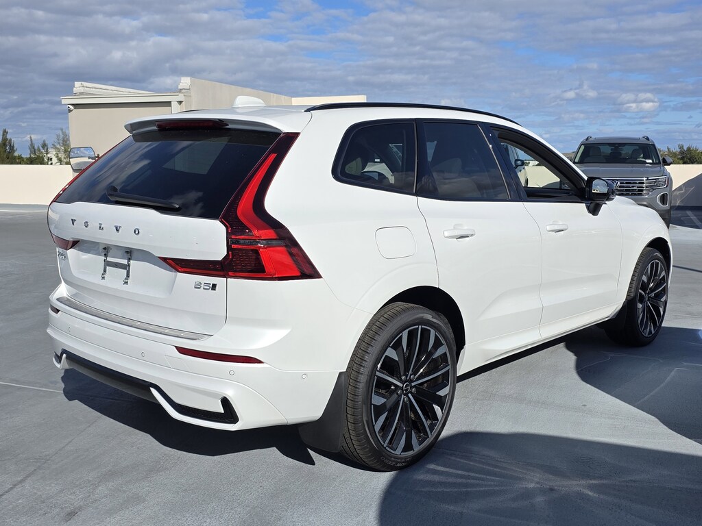 New 2026 Volvo XC60 B5 Ultra SUV