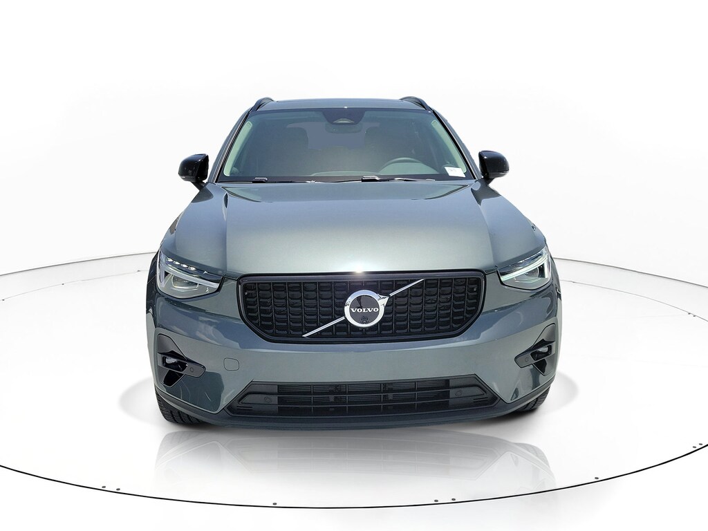 New 2026 Volvo XC40 B5 Plus SUV