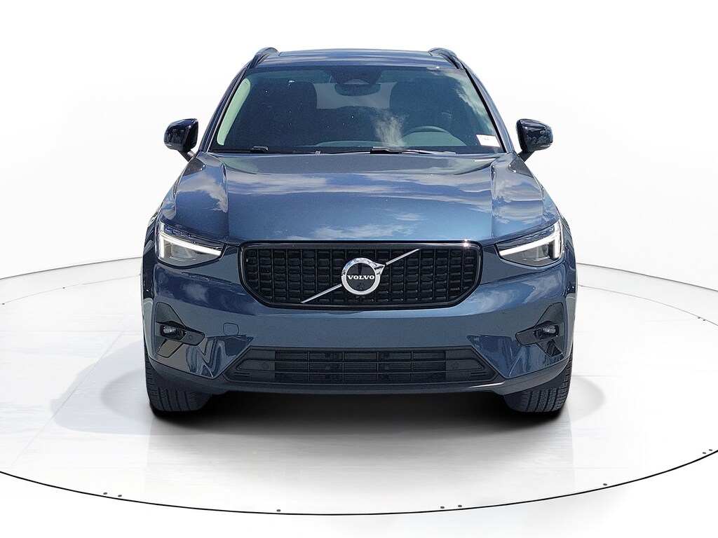 New 2026 Volvo XC40 B5 Ultra SUV