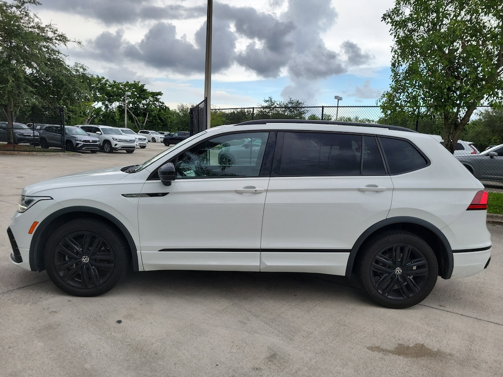 Used 2022 Volkswagen Tiguan SE R-Line Black 2.0T SE R-Line Black FWD