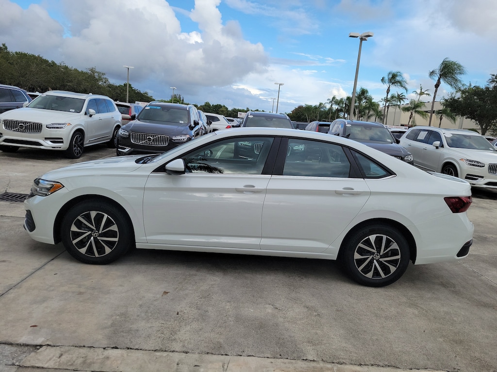 Used 2024 Volkswagen Jetta S S Auto