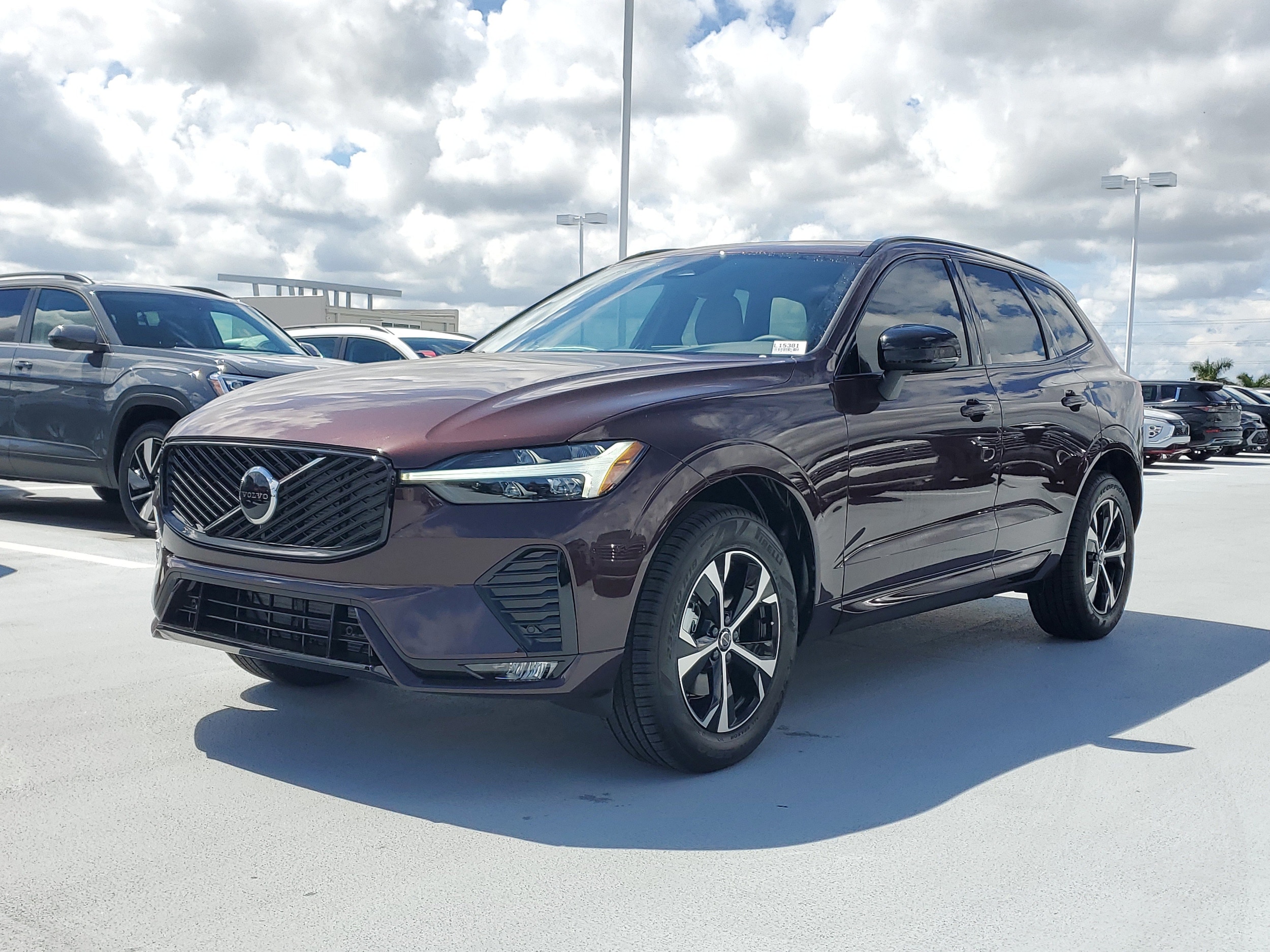 2026 Volvo XC60 Core's photo