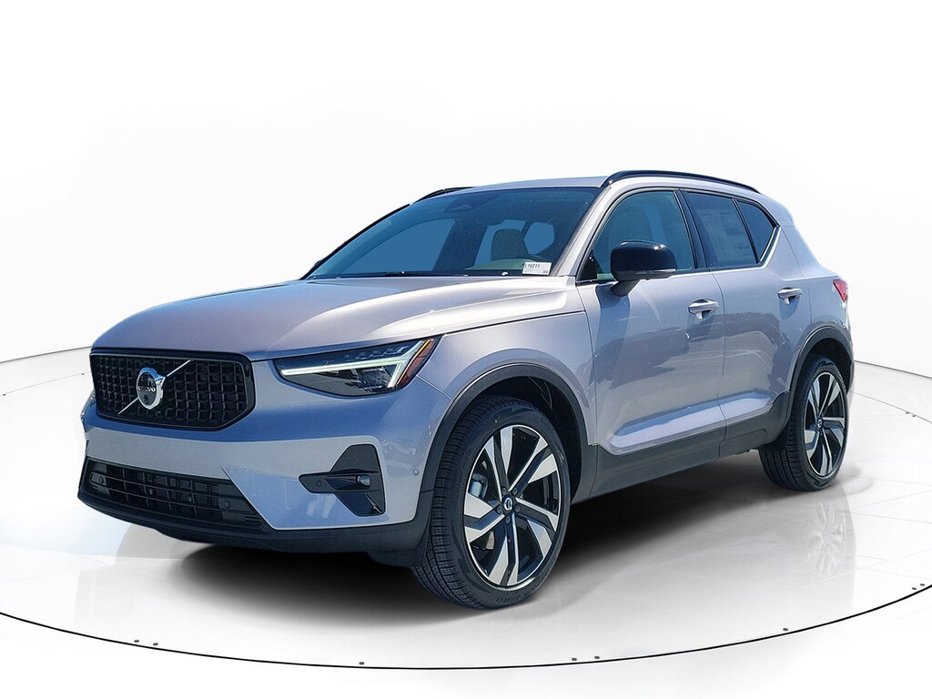 New 2026 Volvo XC40 B5 Ultra SUV