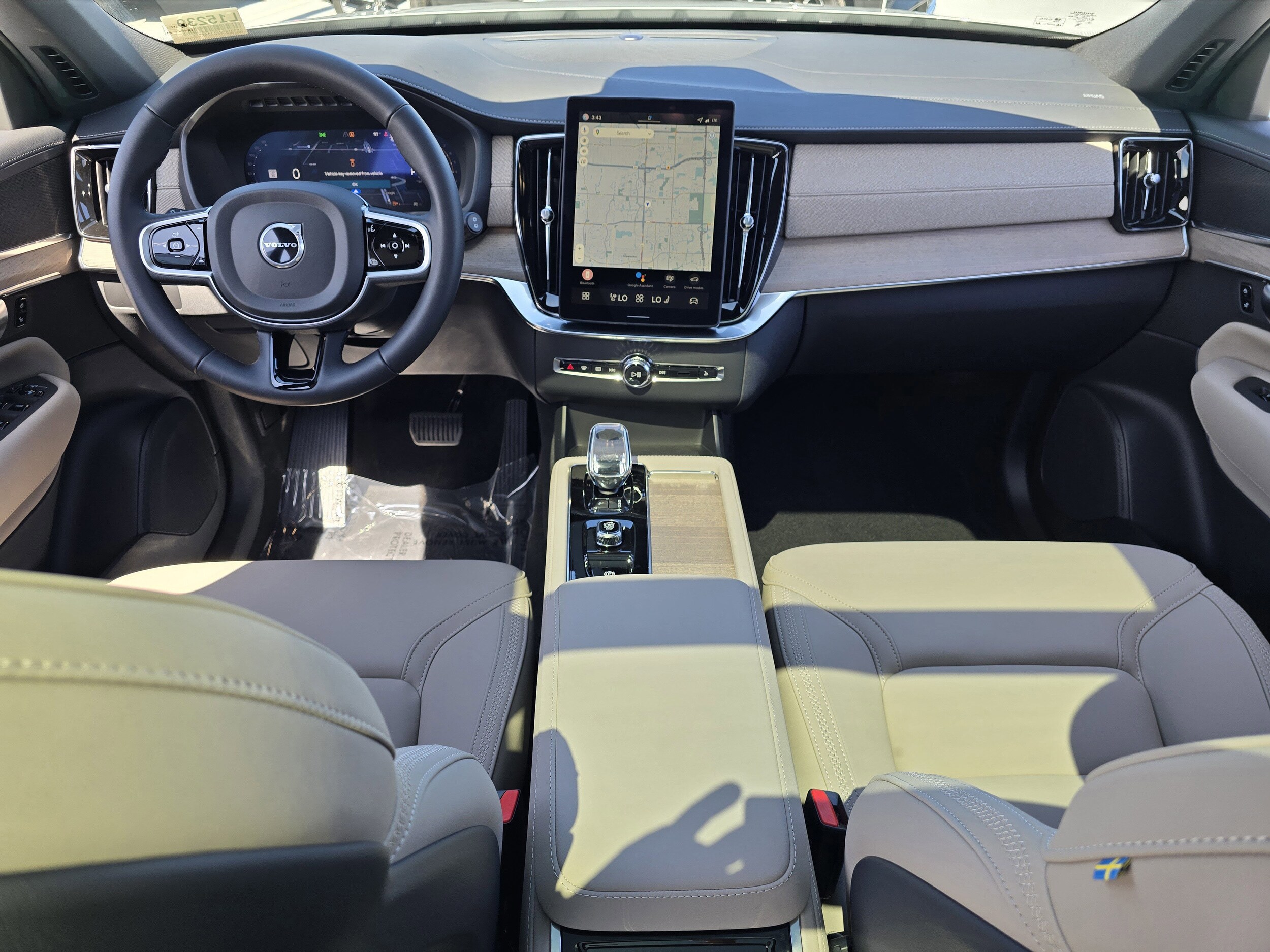 2026 Volvo XC90 Plus - Photo 7