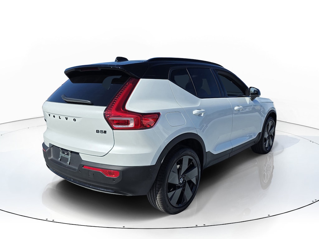 New 2026 Volvo XC40 B5 Ultra Black Edition SUV