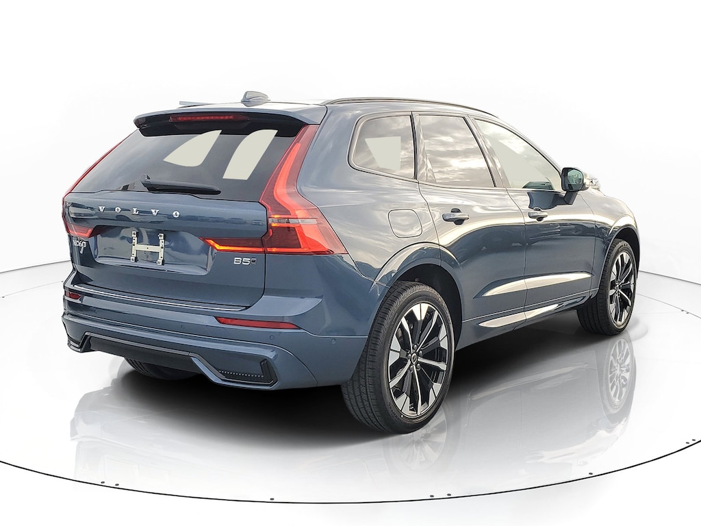 New 2026 Volvo XC60 B5 Plus SUV