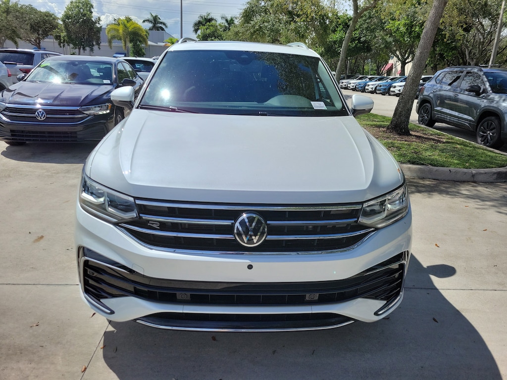 Used 2022 Volkswagen Tiguan SEL R-Line 4MOTION 2.0T SEL R-Line 4MOTION