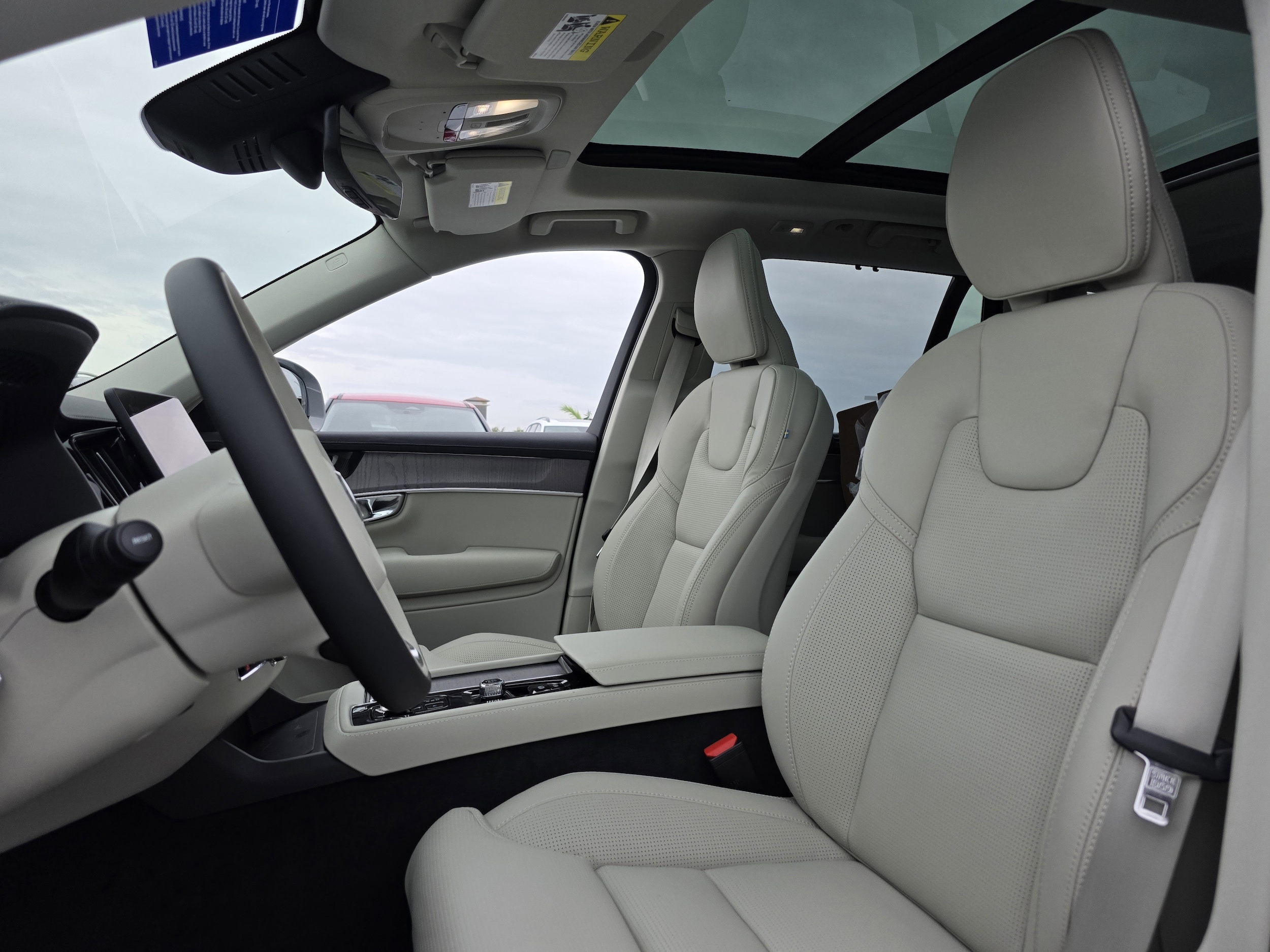 2026 Volvo XC90 Ultra - Photo 11