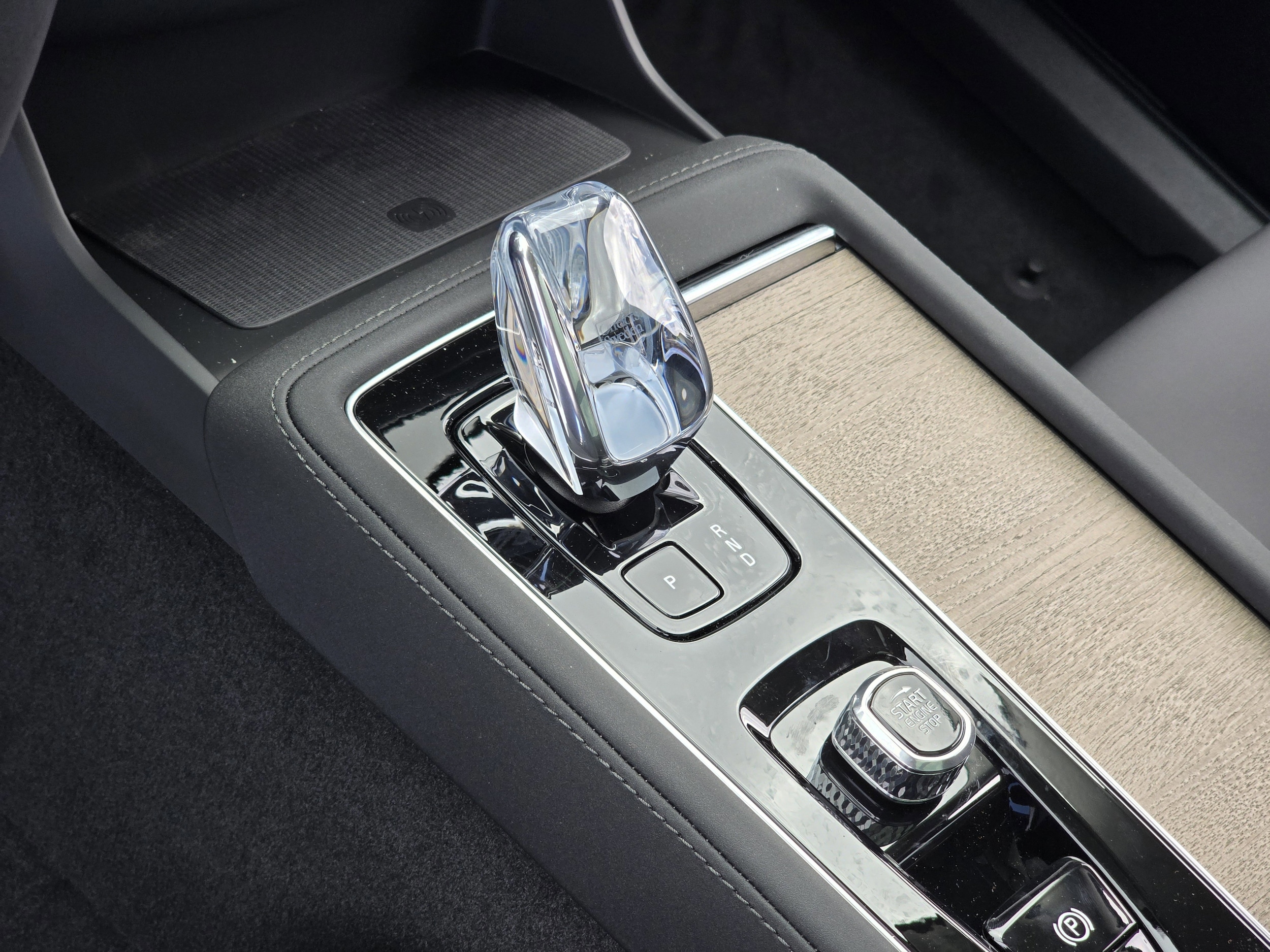 2025 Volvo XC90 Core - Photo 15