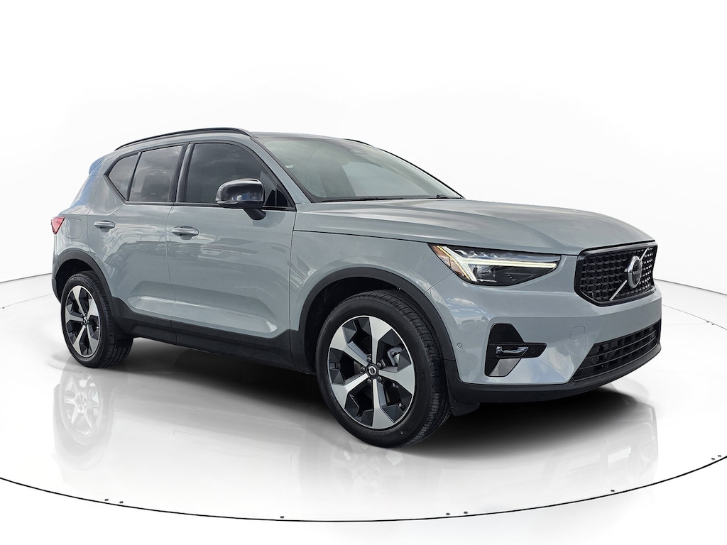 New 2026 Volvo XC40 B5 Plus SUV