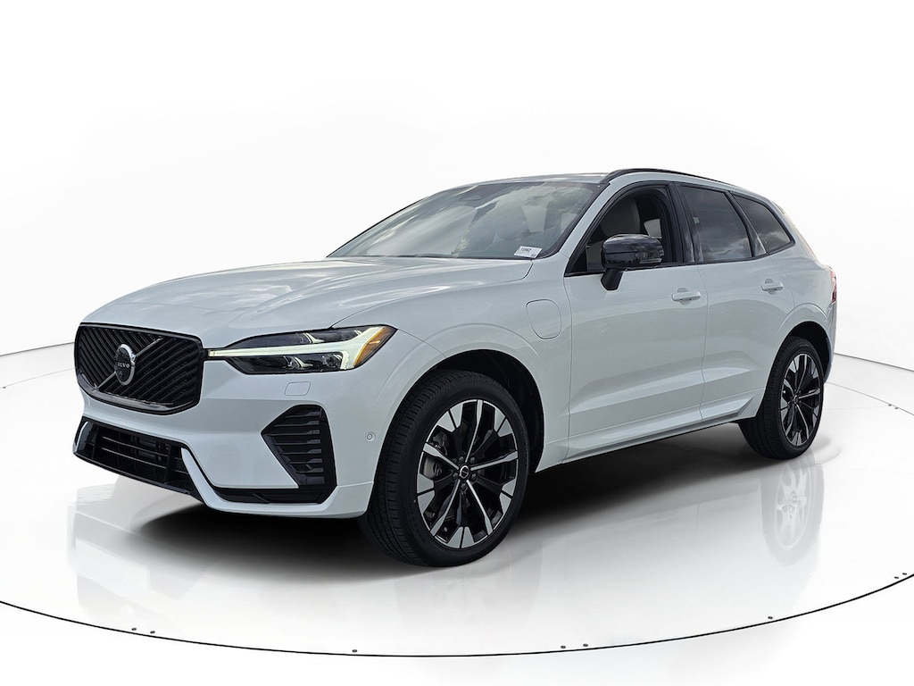New 2026 Volvo XC60 plug-in hybrid T8 Plus SUV