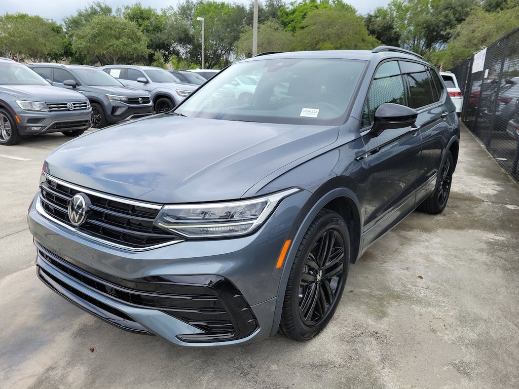 Used 2022 Volkswagen Tiguan SE R-Line Black 2.0T SE R-Line Black FWD