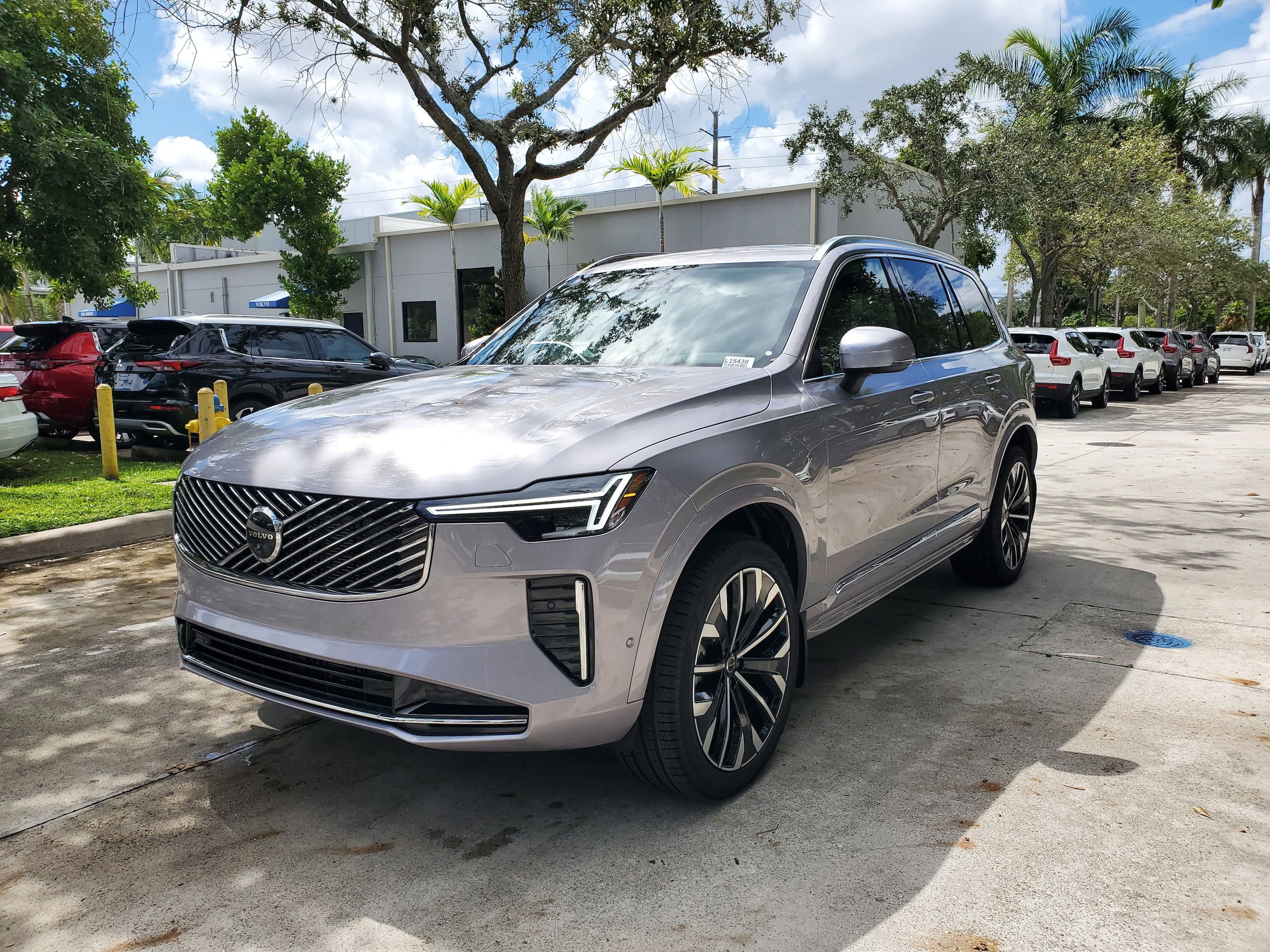 2026 Volvo XC90 Plus's photo