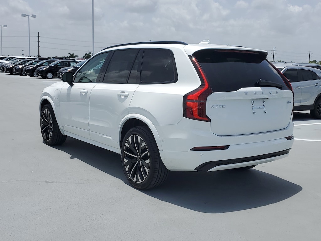 New 2026 Volvo XC90 plug-in hybrid T8 Ultra Dark Theme 7-Seater SUV