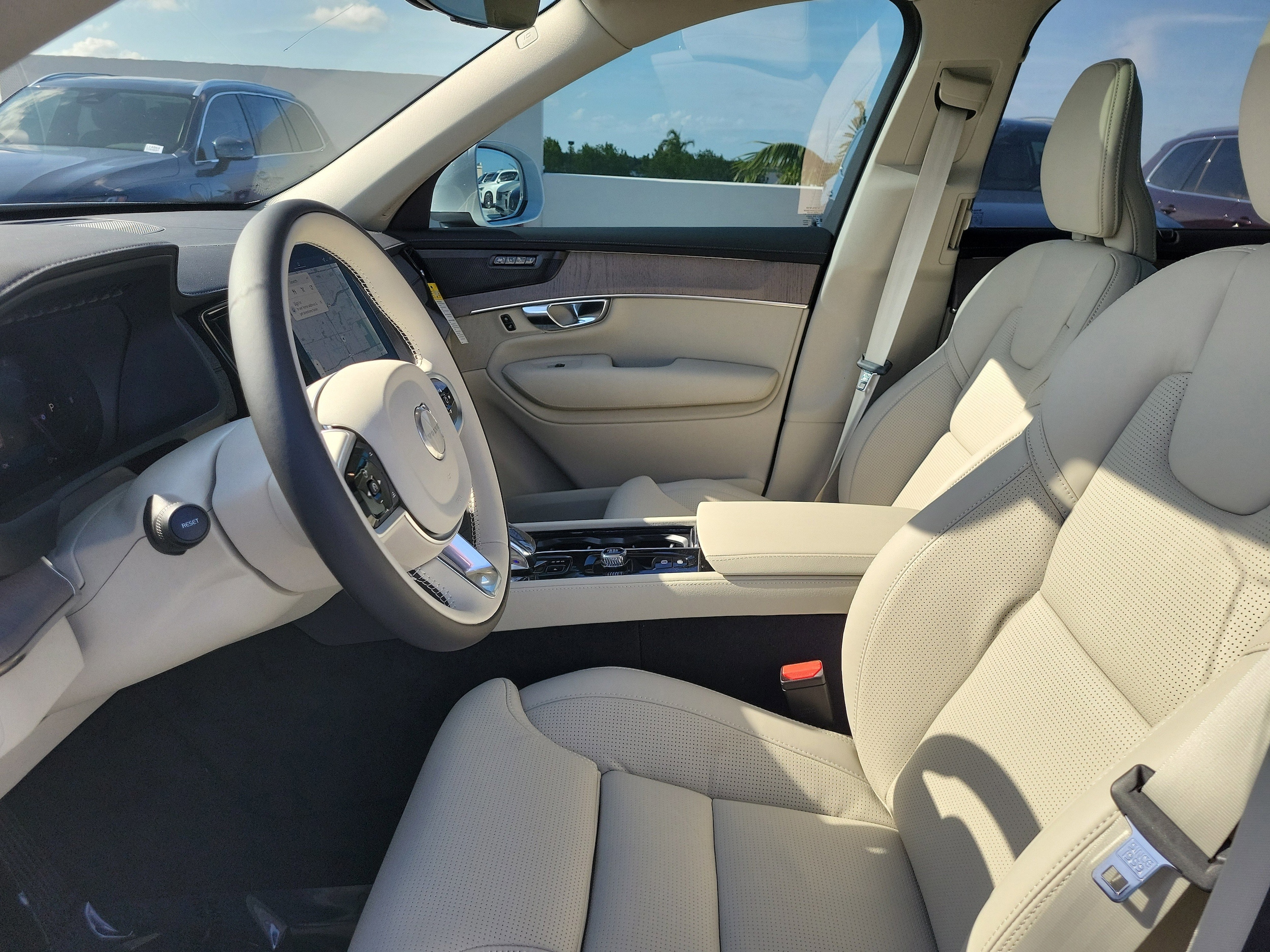 2026 Volvo XC90 Ultra - Photo 13
