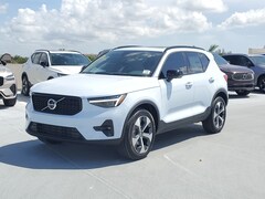 2026 Volvo XC40 B5 Plus SUV