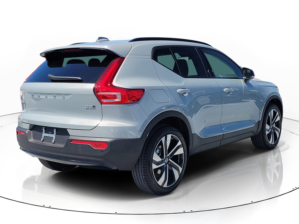 New 2026 Volvo XC40 B5 Plus SUV