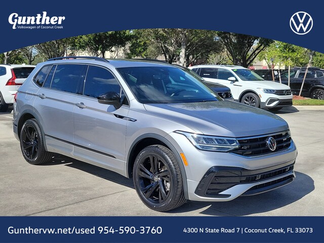 2023 Volkswagen Tiguan SE R-Line Black w/Panoramic Sunroof 2.0T SE R-Line Black FWD