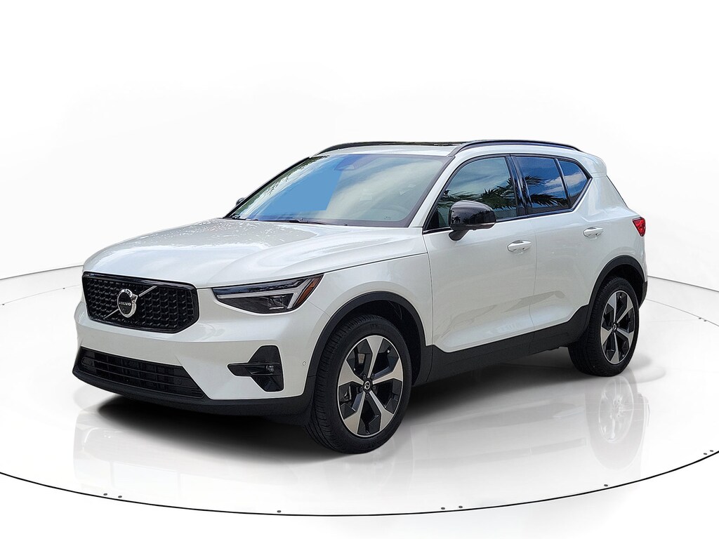 New 2026 Volvo XC40 B4 Plus SUV