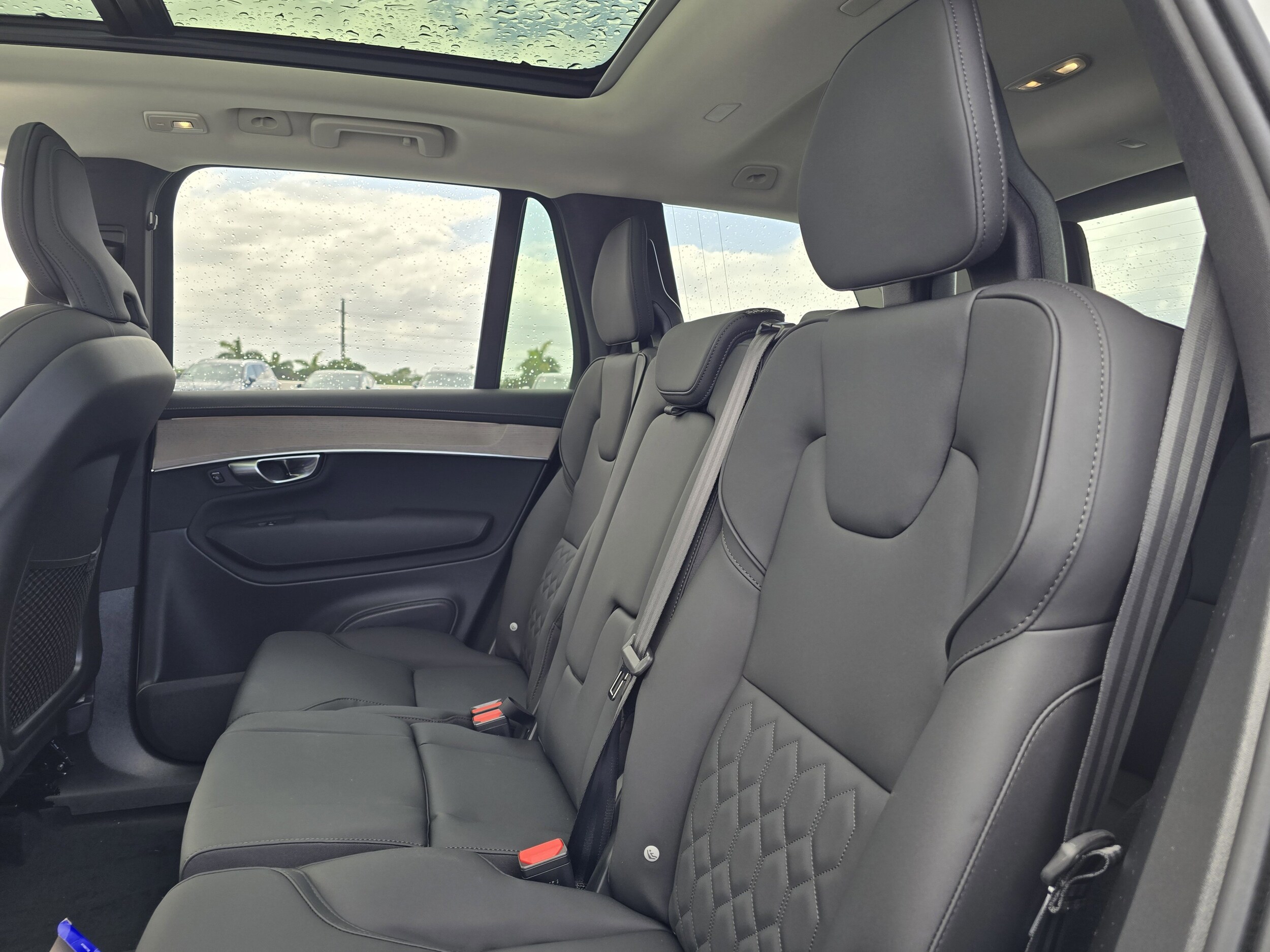 2025 Volvo XC90 Core - Photo 12