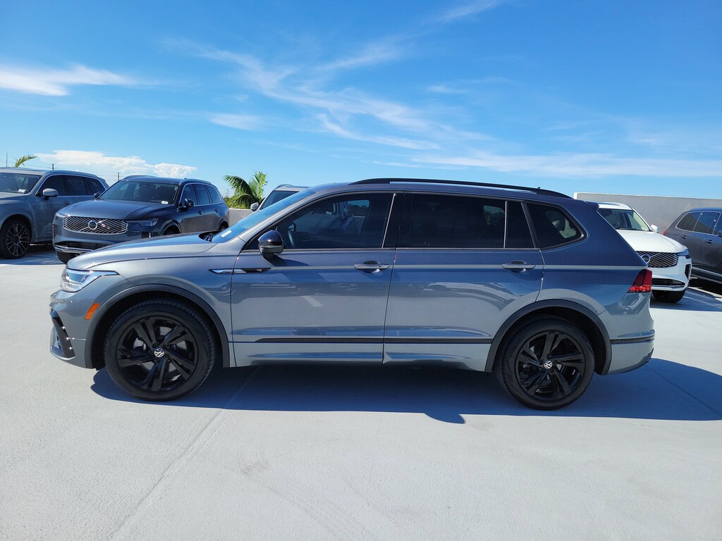 Used 2023 Volkswagen Tiguan SE R-Line Black w/Panoramic Sunroof 2.0T SE R-Line Black FWD