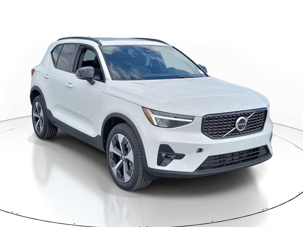 New 2026 Volvo XC40 B5 Plus SUV