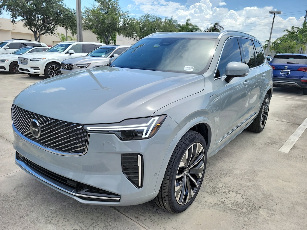 Used 2025 Volvo XC90 Plug-In Hybrid Plus w/ Captains Chairs & 21 Alloy Wheels Plus 2025.5 T8 AWD 6-Seater