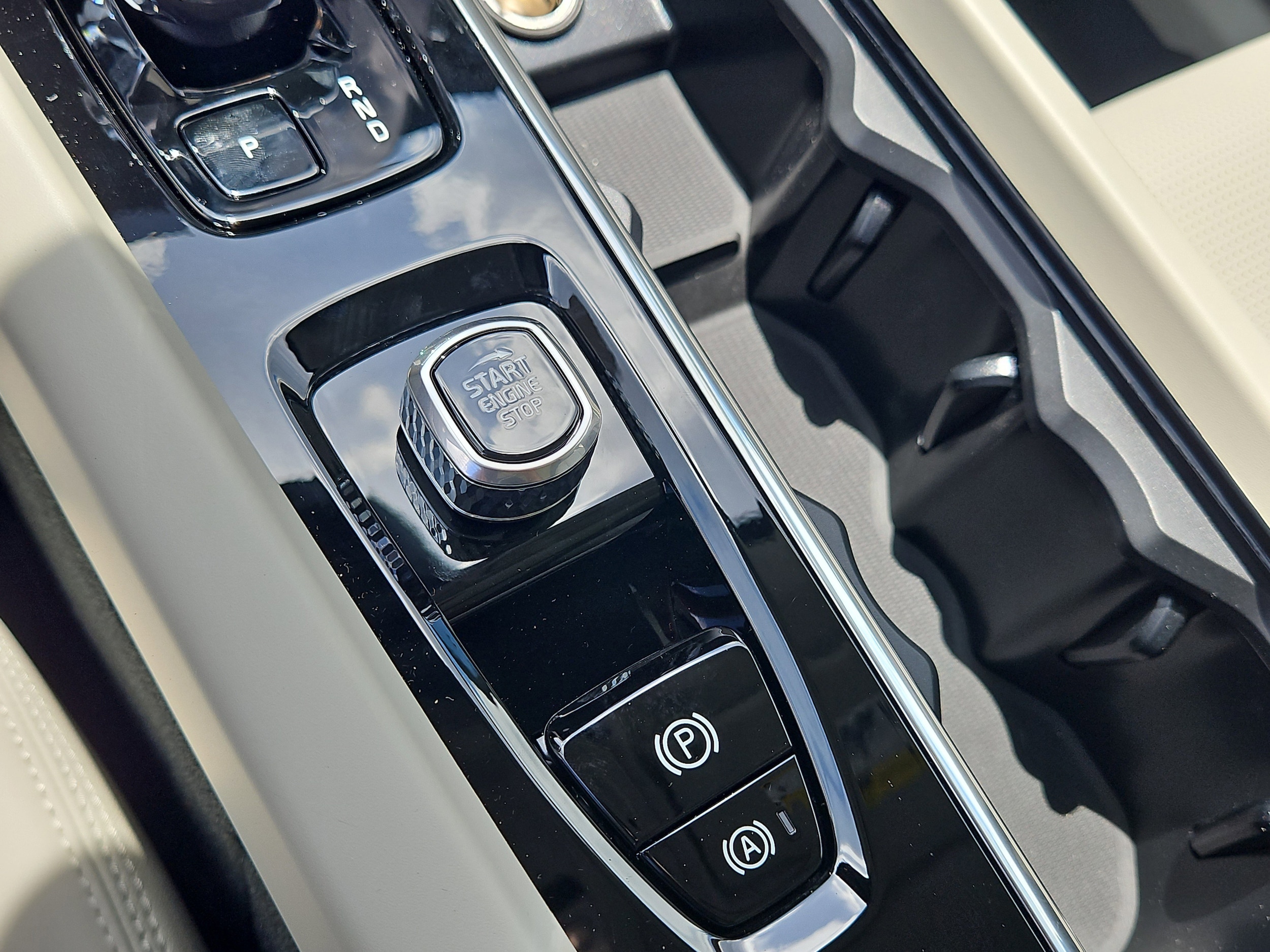 2026 Volvo XC60 Ultra - Photo 18