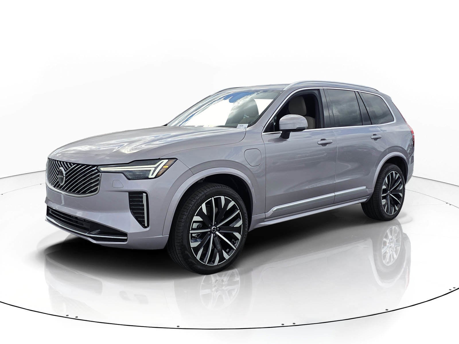 2026 Volvo XC90 T8 Recharge Core Bright 4WD's photo