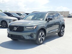 2026 Volvo XC40 B4 Plus FWD SUV