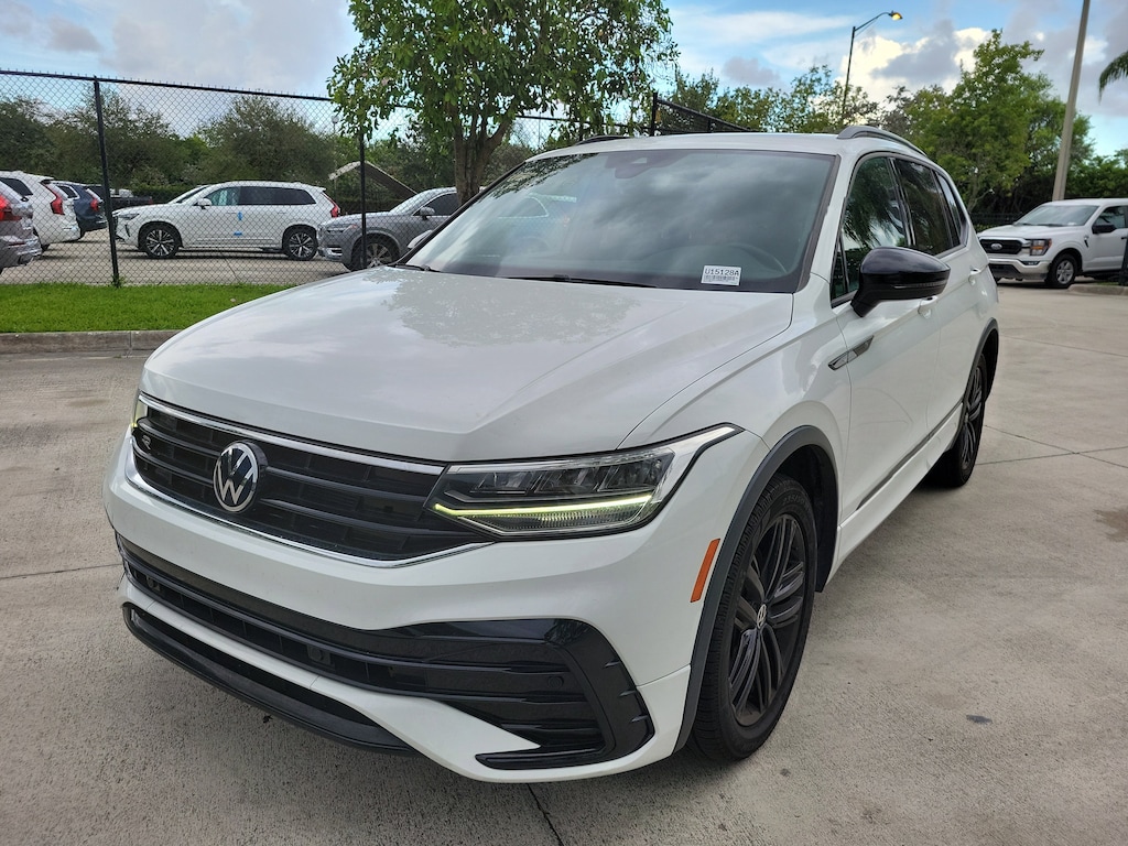 Used 2022 Volkswagen Tiguan SE R-Line Black 2.0T SE R-Line Black FWD