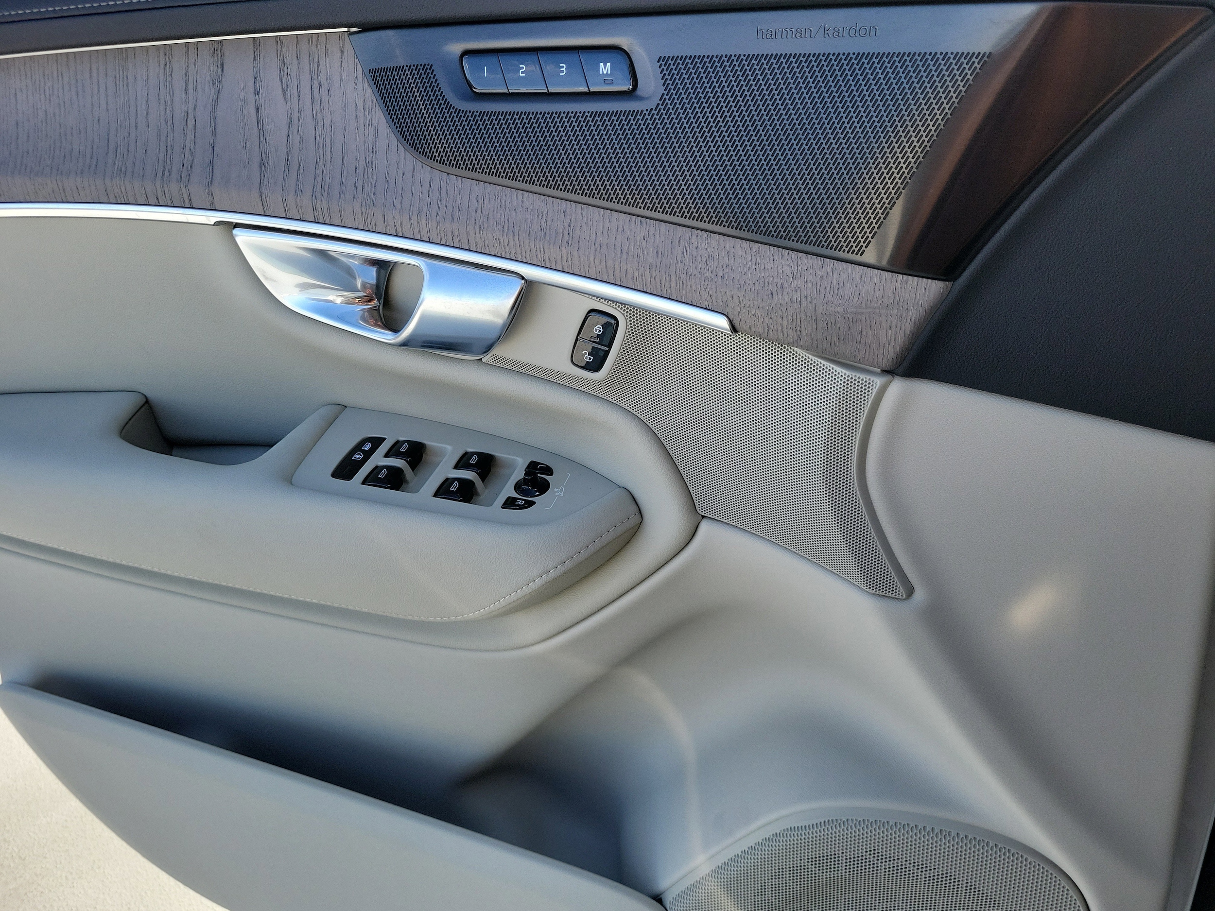 2026 Volvo XC90 Ultra - Photo 17
