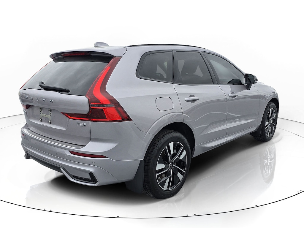 New 2026 Volvo XC60 plug-in hybrid T8 Core SUV