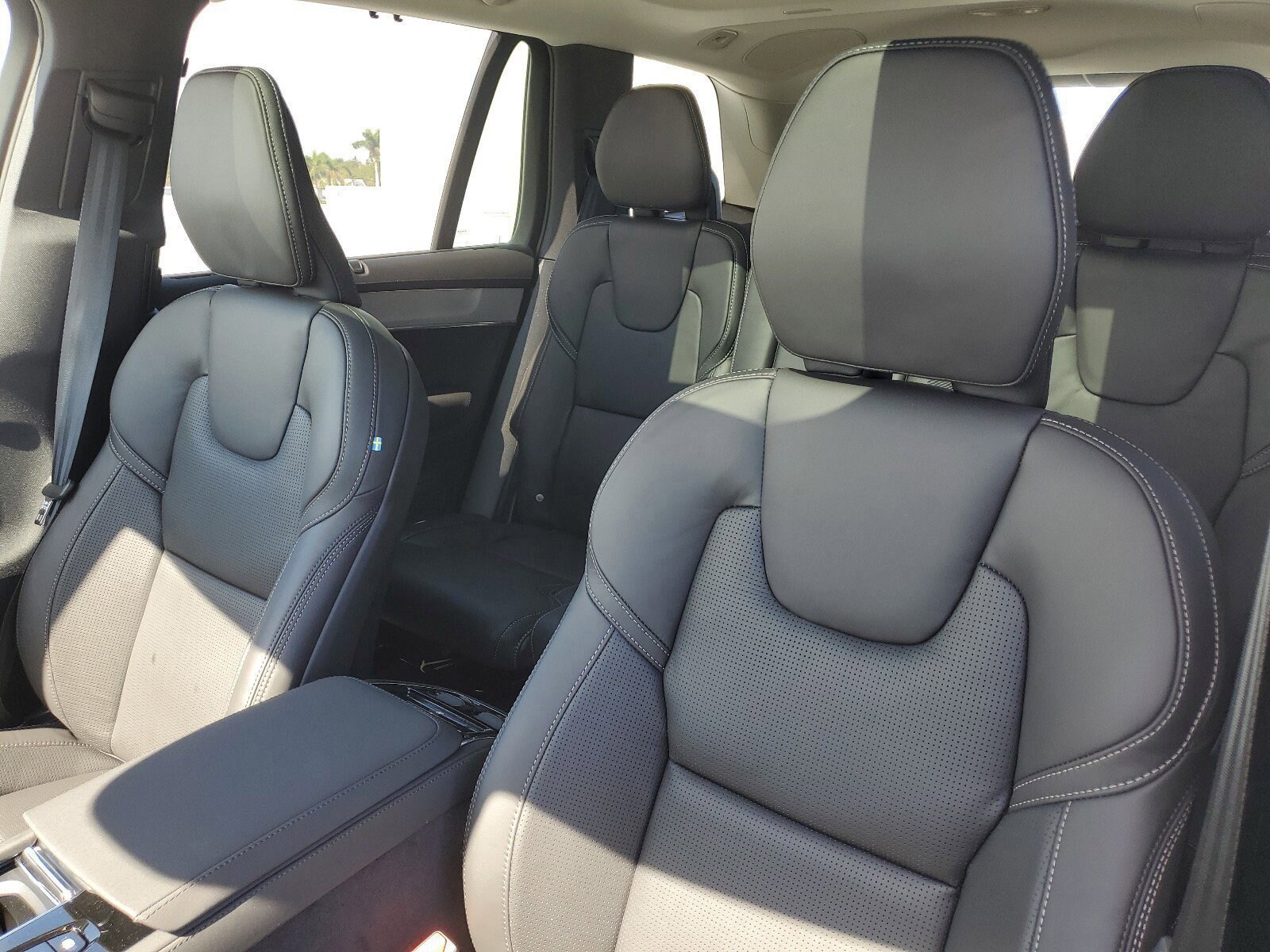 2025 Volvo XC90 Ultra - Photo 24