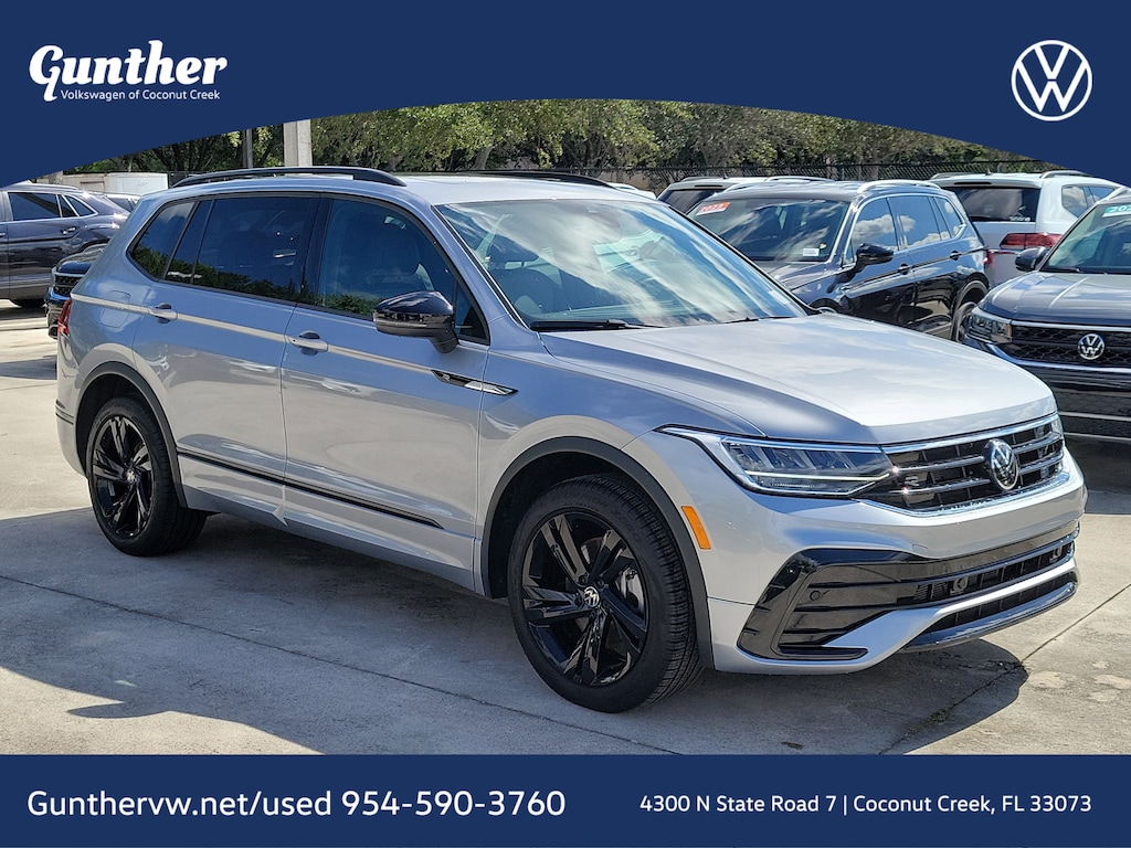 Used 2024 Volkswagen Tiguan SE R-Line Black w/Panoramic Sunroof 2.0T SE R-Line Black 4MOTION