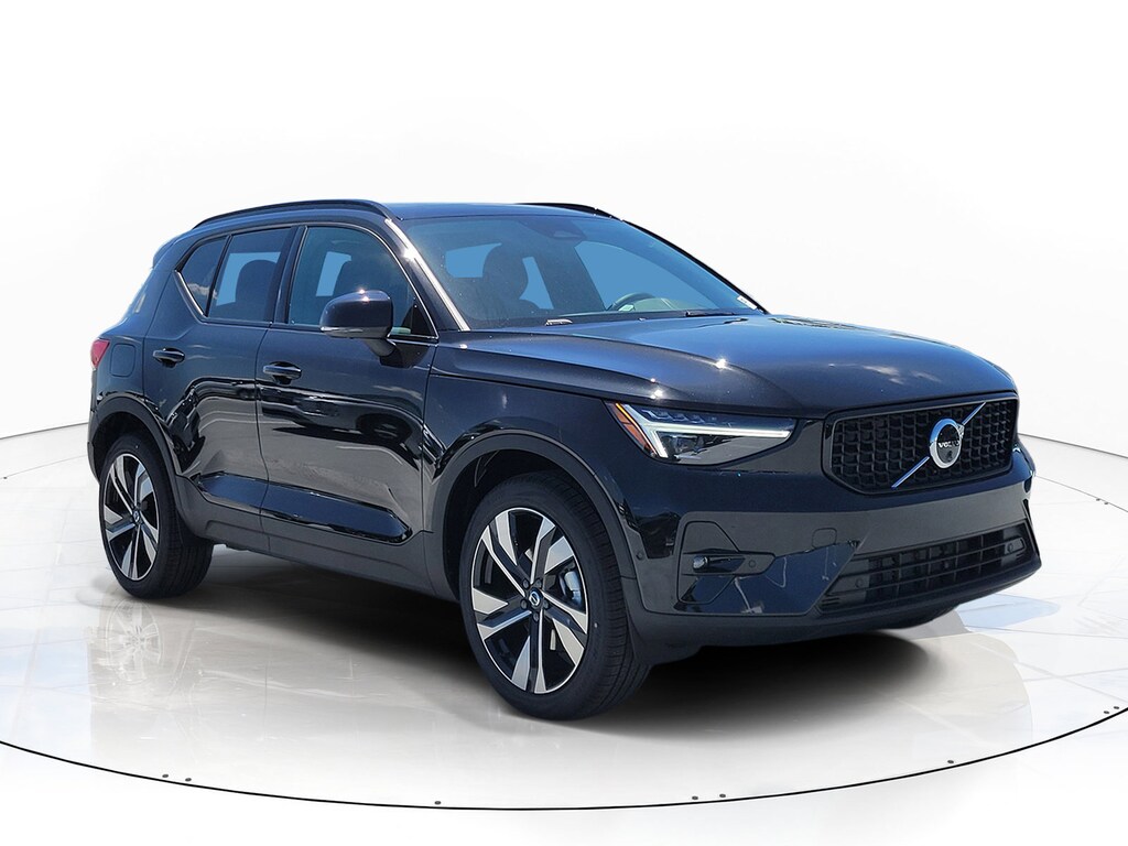 New 2026 Volvo XC40 B5 Ultra SUV