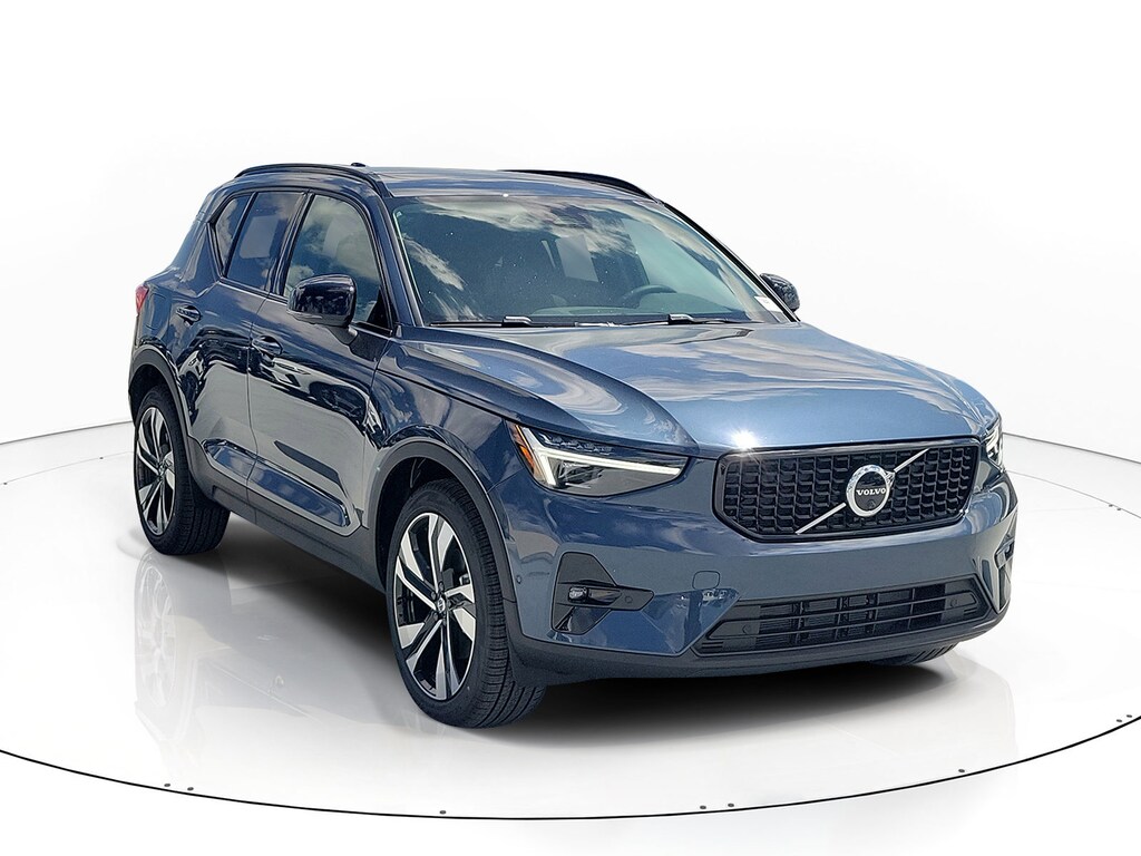 New 2026 Volvo XC40 B5 Ultra SUV