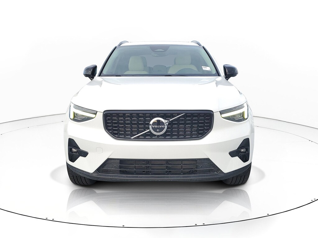 New 2026 Volvo XC40 B5 Ultra SUV