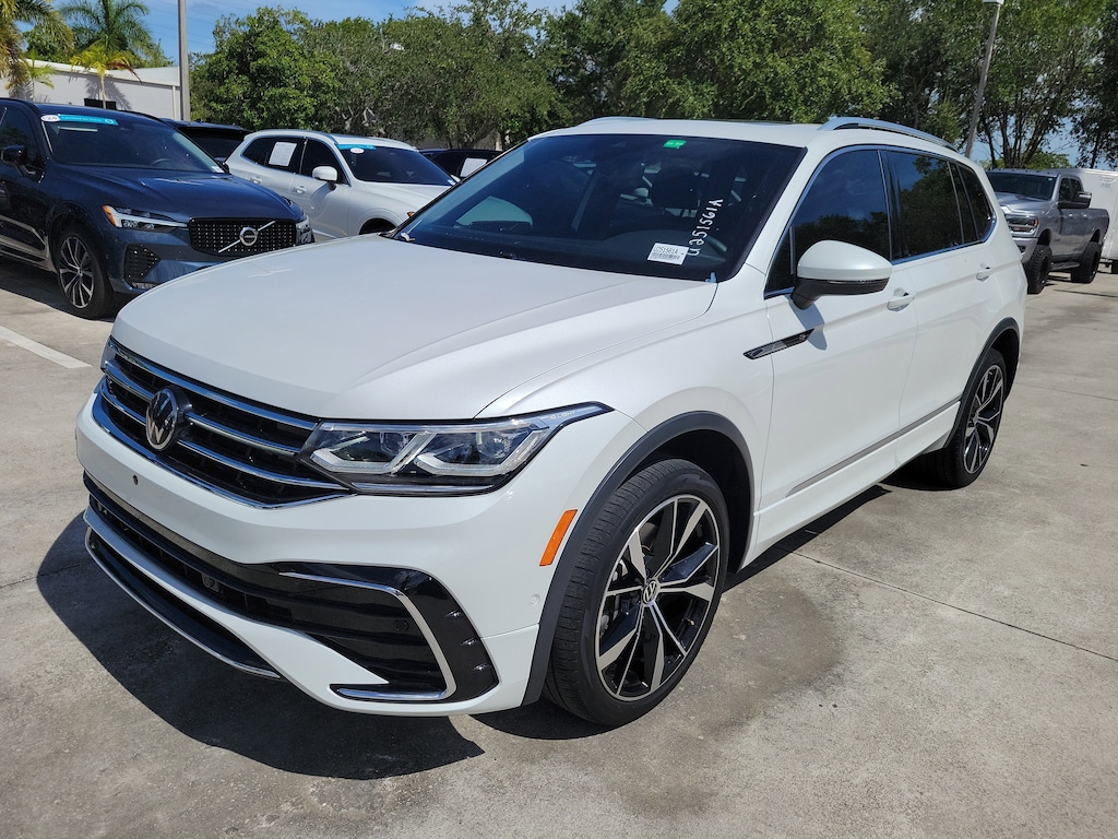 Used 2022 Volkswagen Tiguan SEL R-Line 4MOTION 2.0T SEL R-Line 4MOTION