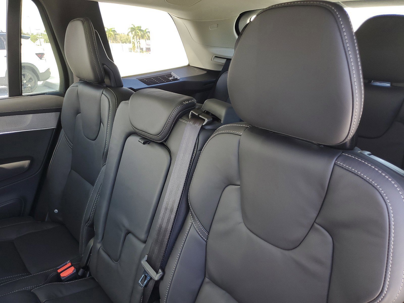 2025 Volvo XC90 Ultra - Photo 12