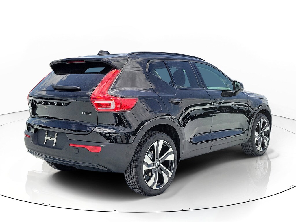 New 2026 Volvo XC40 B5 Plus SUV