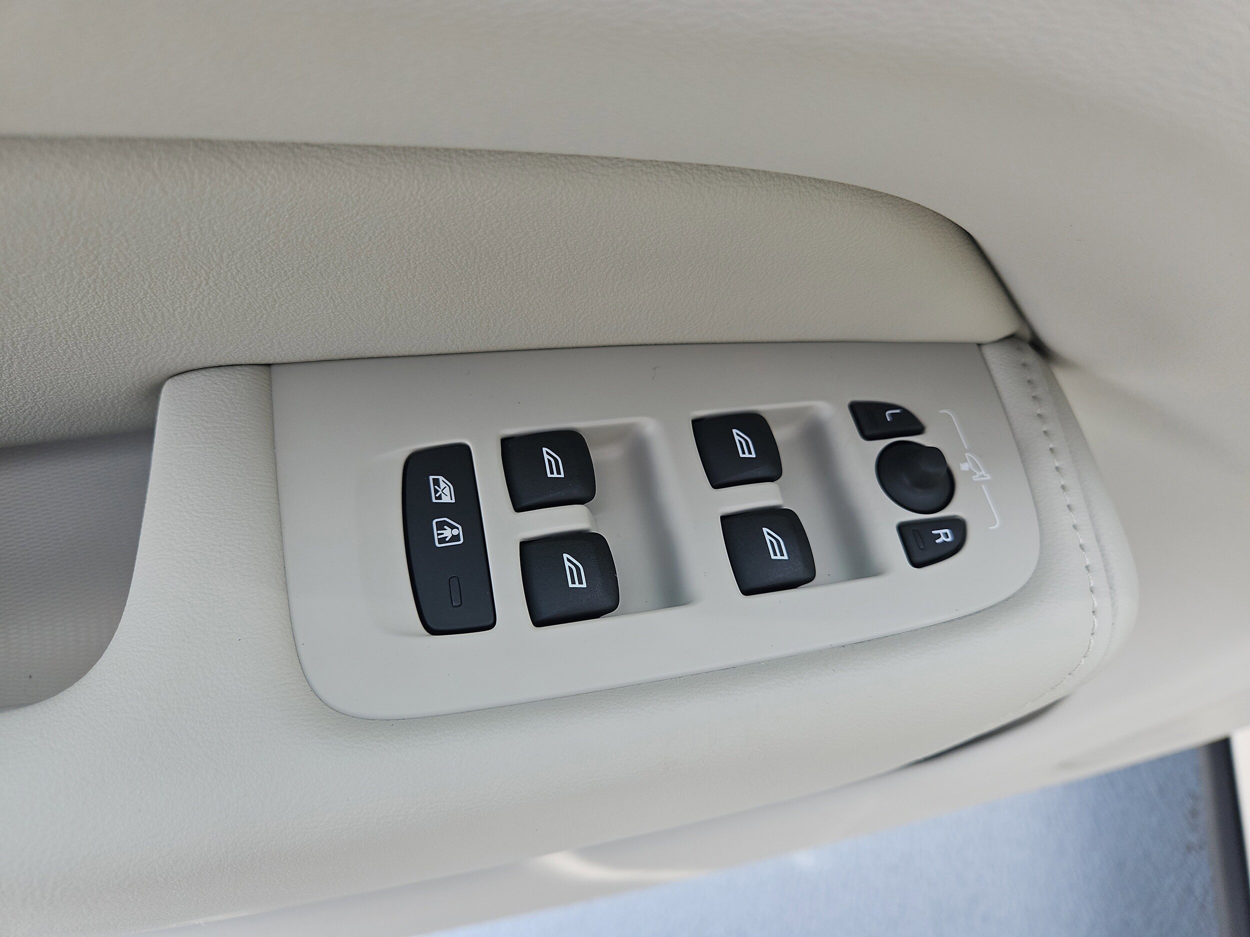 2026 Volvo XC60 Ultra - Photo 12
